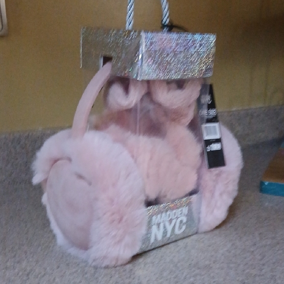 Madden Nyc Accessories - Madden NYC Pink Fluffy Earmuffs